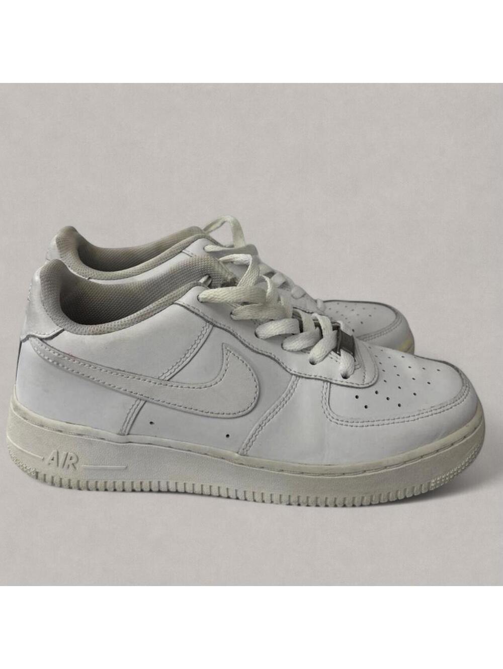 Nike Women's White Trainer